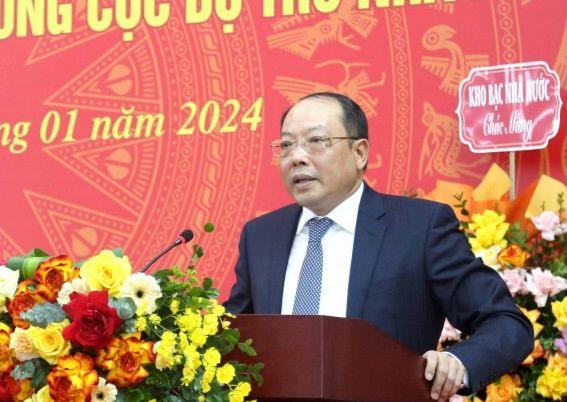 Tân Tổng Cục trưởng Tổng cục Dự trữ Nhà nước Vũ Xuân Bách phát biểu nhận nhiệm vụ. Tân Tổng Cục trưởng Tổng cục Dự trữ Nhà nước Vũ Xuân Bách phát biểu nhận nhiệm vụ.