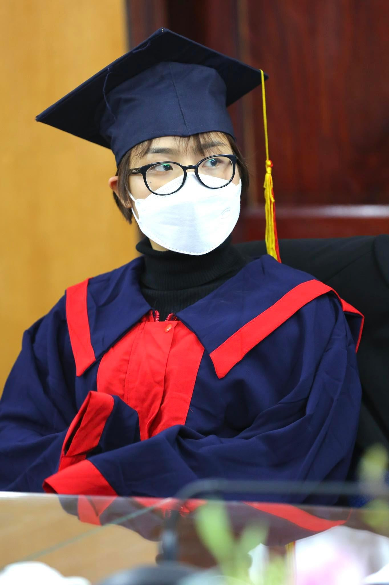 130 sinh viên nhận học bổng 'Nâng bước thủ khoa' ảnh 11