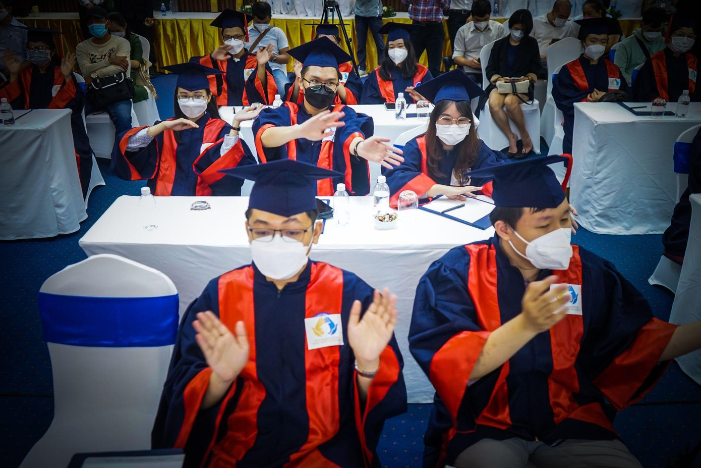 130 sinh viên nhận học bổng 'Nâng bước thủ khoa' ảnh 23