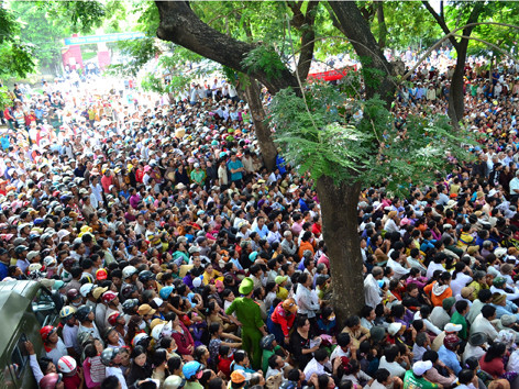 Hàng ngàn người đến dự phiên toà xét xử Nguyễn Văn Lợi