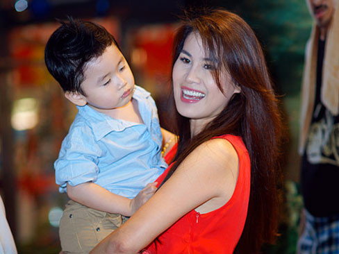Hạnh phúc cùng con trai