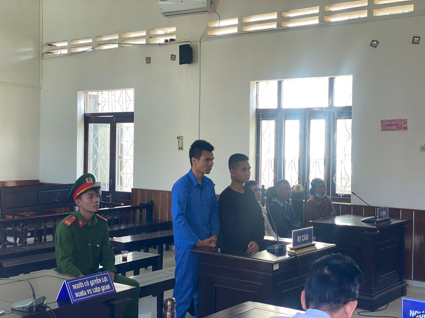 Hai bị cáo tại phiên tòa Hai bị cáo tại phiên tòa