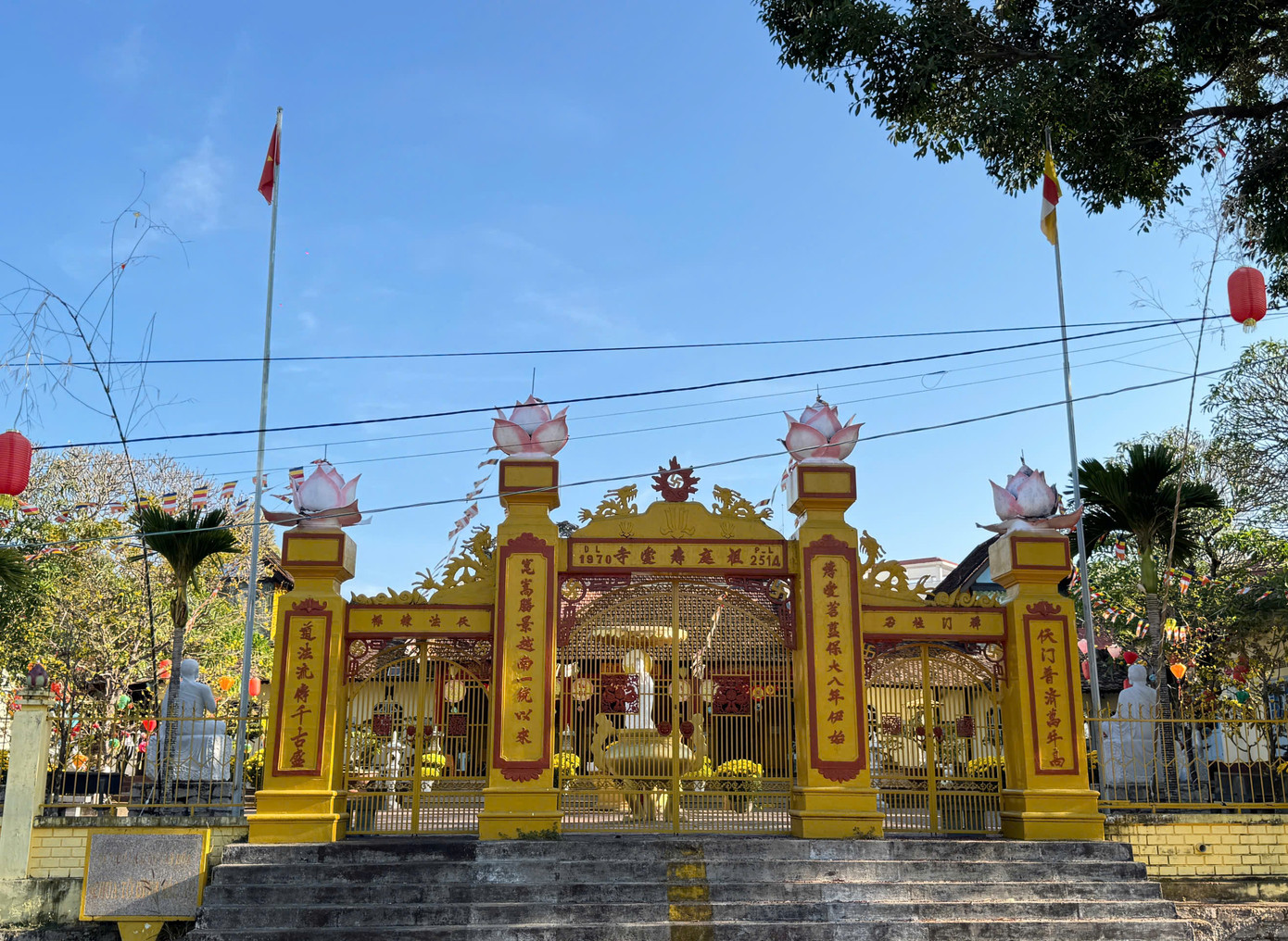 Chùa Tổ đình Bác Ái được xây dựng vào năm 1933 (năm Bảo Đại thứ 8). Đây là công trình kiến trúc phật giáo đầu tiên ở Kon Tum nói riêng và Tây Nguyên nói chung.