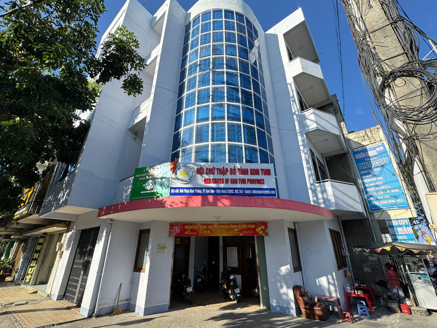 Các hội có tính chất tương đồng nhanh chóng thực hiện việc sáp nhập hoặc giải thể.