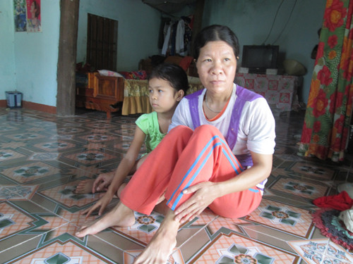 Chị Oánh bị sốc nặng khi nghe tin chồng là tội phạm giết người