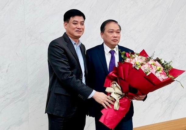 Ông Lương Hải Sinh được điều động giữ chức Chủ tịch Hội đồng thành viên VNX. Ông Lương Hải Sinh được điều động giữ chức Chủ tịch Hội đồng thành viên VNX.