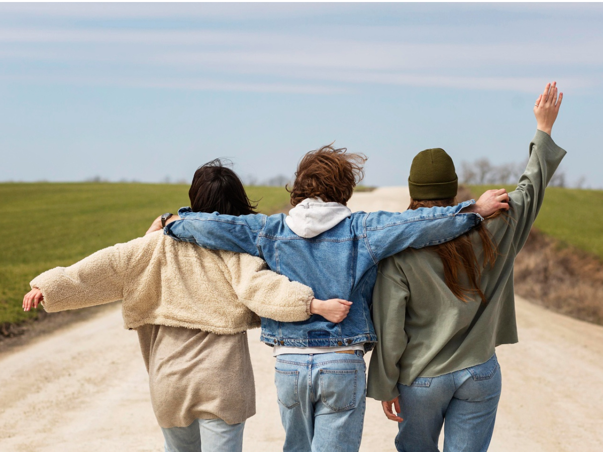 Những hành động thân thiết giúp bạn thoát khỏi những tình huống gây xì-trét. Những hành động thân thiết giúp bạn thoát khỏi những tình huống gây xì-trét.