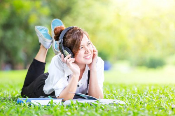 Nghe những bài hát bạn ưa thích còn giúp ổn định huyết áp của bạn nữa. Nghe những bài hát bạn ưa thích còn giúp ổn định huyết áp của bạn nữa.