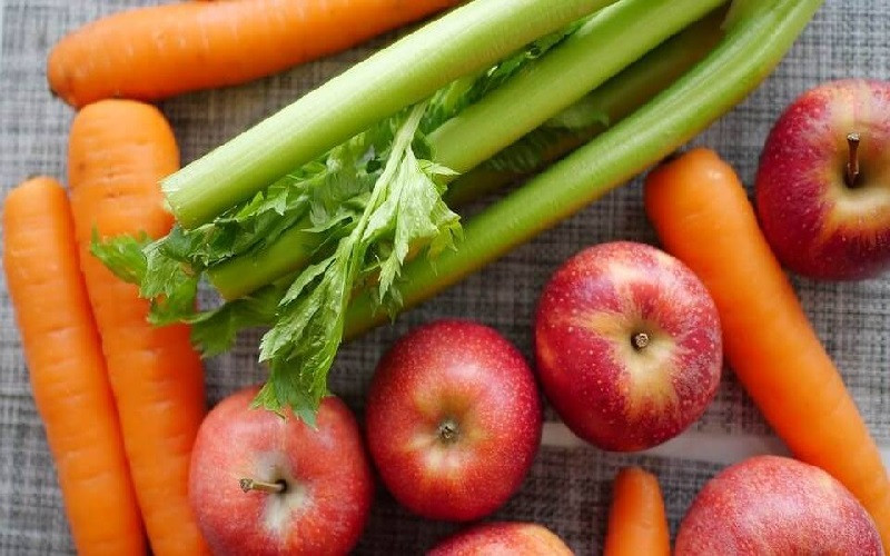 Các loại rau củ quả cứng còn có tác dụng tẩy sạch những mảng bám trên răng.