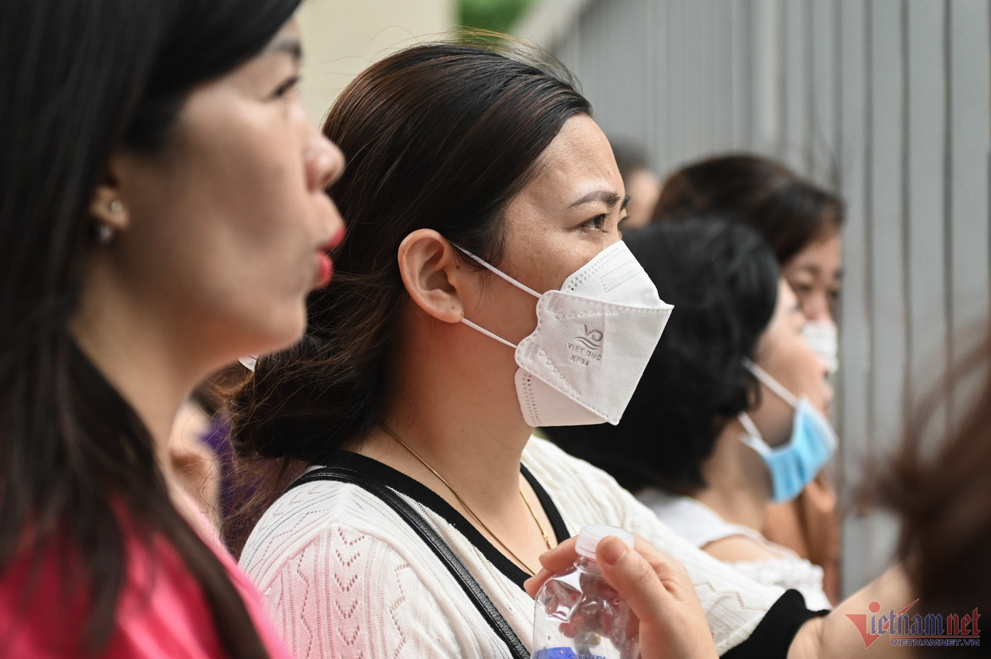 Phụ huynh đồng hành cùng con trong kỳ thi vào lớp 10. Ảnh minh họa: Thạch Thảo