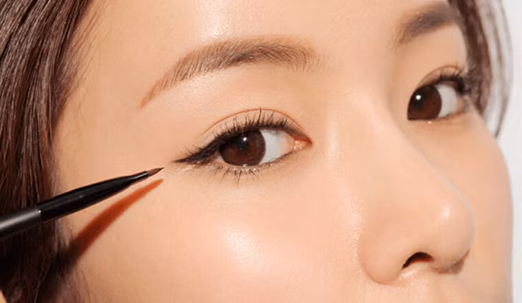 Chiếc kẻ mắt bị hỏng sẽ trở nên rất khó sử dụng.