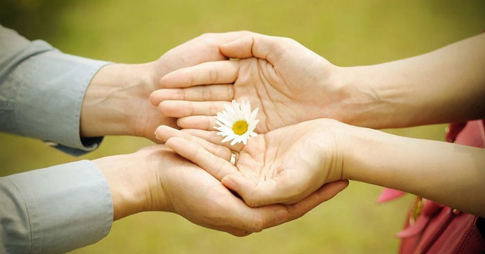 Cuộc sống này có ý nghĩa hơn gấp nhiều lần khi bạn cho đi thay vì chỉ nhận về.