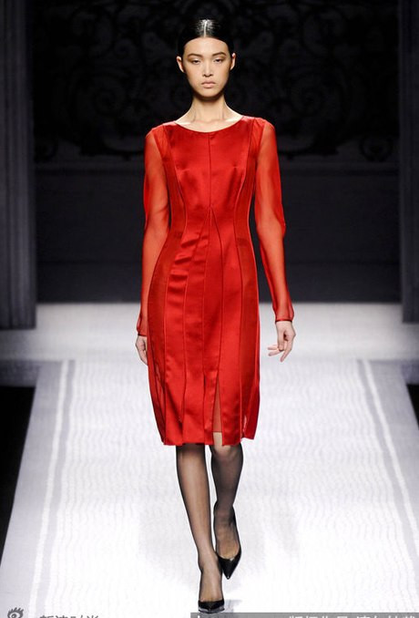 Chưa đầy 20 tuổi, Du Thiên Dực đã góp mặt tại các Tuần lễ thời trang lớn nhất thế giới. Cô là người mẫu được lòng các thương hiệu Valentino, Miu Miu…