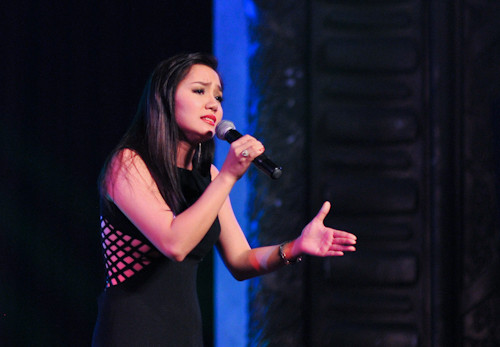  Ngọc Anh cảm xúc khi thể hiện 