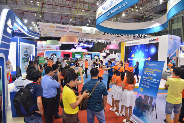 Vietnam Airlines và Jetstar Pacific bán nhiều vé rẻ tại Hội chợ Du lịch Quốc tế TPHCM ảnh 1