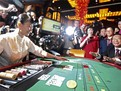 Chỉ người nước ngoài và người Việt có hộ chiếu nước ngoài mới được vào casino. Ảnh: Asianews