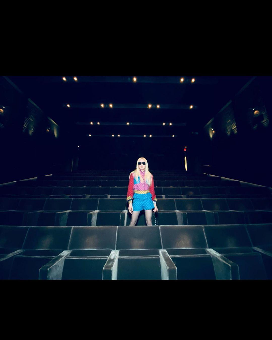 Những tháng qua, Madonna dành phần lớn thời gian để hoàn thành bản chỉnh sửa cho chuyến lưu diễn Madame X Tour kéo dài 75 ngày của cô – được cho là để phát sóng trên Netflix.