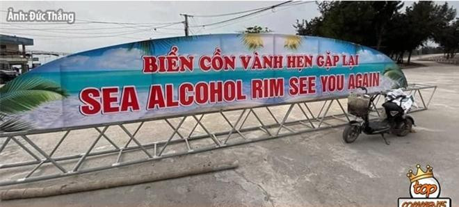 Biển chào với dòng chữ tiếng Anh dịch sai.