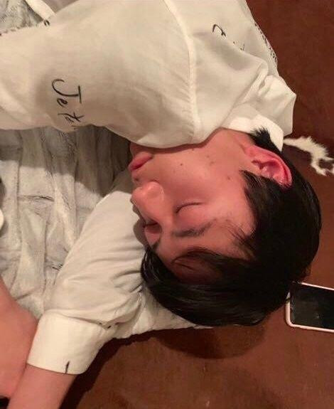 Ryoto bị tố uống rượu, hút thuốc ở tuổi vị thành niên.