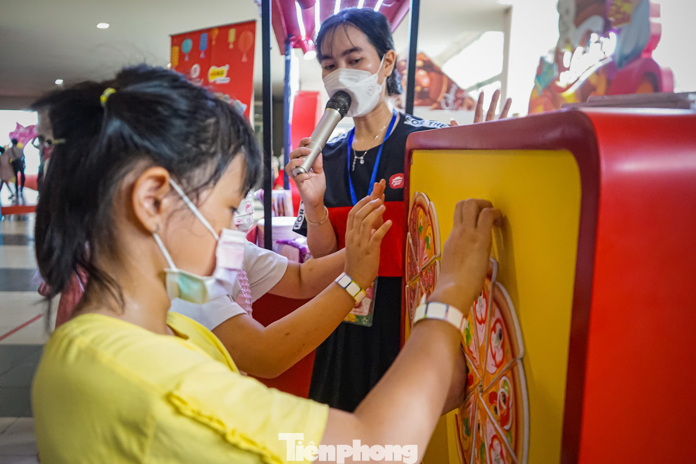 Sự kiện “Mega Color Event – Sắc màu phiêu lưu ký” dành cho gia đình và các trẻ em 3-13 tuổi và sẽ diễn ra trong vòng 4 ngày từ ngày 1/9 đến ngày 4/9 tại Nhà thi đấu Phú Thọ (quận 11, TPHCM). Hoạt động này với nhiều chủ đề đa dạng về màu sắc, góp phần lan tỏa nghiên cứu khoa học có giá trị, đó là màu sắc giúp trẻ em thông minh hơn.