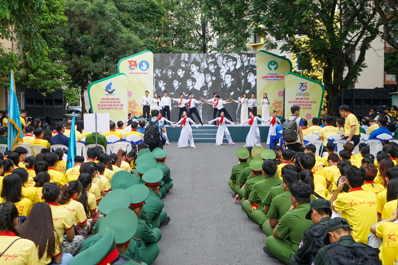 Sáng 22/12, tại Phân hiệu Học viện Hành chính Quốc gia TP. HCM, Thành Đoàn TP. HCM và Hội Sinh viên TP. HCM tổ chức Lễ ra quân Xuân Tình nguyện lần thứ 17, năm 2025.