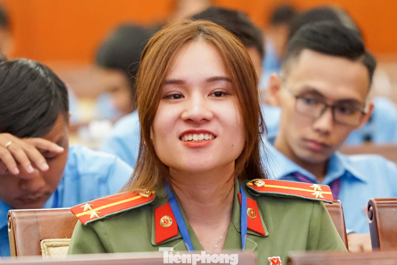 “Qua kỳ Đại hội lần này, tôi biết được trong nhiệm kỳ sắp tới, Thành Đoàn TP. HCM sẽ thực hiện nhiều nội dung chương trình hấp dẫn, qua đó đáp ứng những nguyện vọng nhu cầu chính đáng của đoàn viên, thanh niên” - một nữ đại biểu khối Công an chia sẻ.