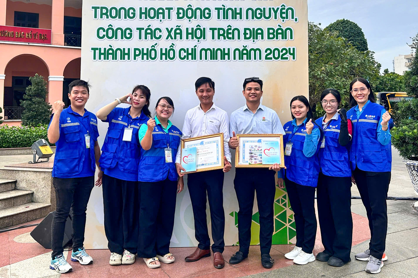 Với những đóng góp của mình, nhóm đã được Hội LHTN TP. HCM trao tặng bằng khen và giấy chứng nhận.