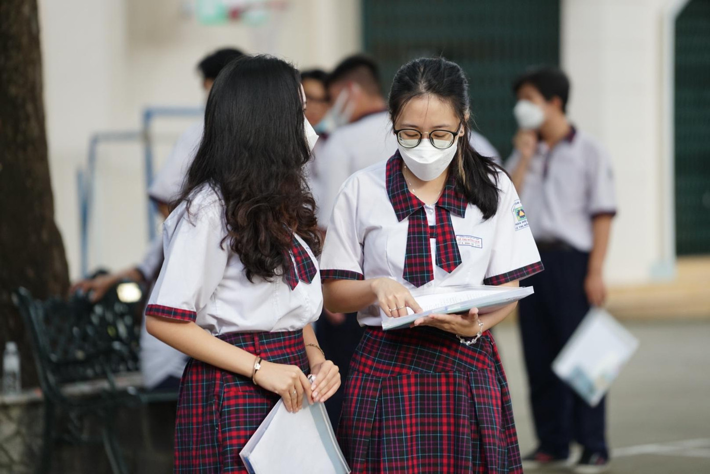 Một thí sinh nữ dự đoán đề năm nay ra văn xuôi, có khả năng là tác phẩm "Người lái đò sông Đà" Một thí sinh nữ dự đoán đề năm nay ra văn xuôi, có khả năng là tác phẩm "Người lái đò sông Đà"