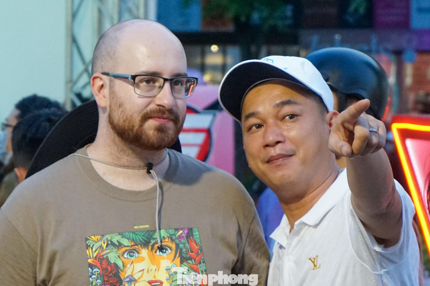 “Ban đầu tôi định sẽ chọn Hà Nội là điểm du lịch khi đến Việt Nam. Tuy nhiên, sau khi biết TPHCM tổ chức Lễ hội âm nhạc quốc tế, tôi đã thay đổi quyết định và đến TPHCM để tham gia trước rồi mới đến Hà Nội”, một du khách đến từ Úc chia sẻ.