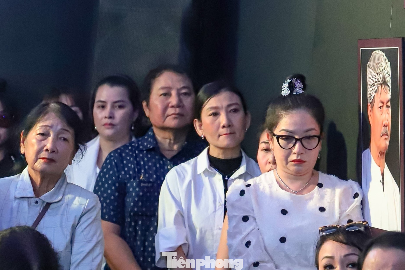 Lễ tưởng niệm NSND Diệp Lang cũng là dịp để đồng nghiệp, học trò và khán giả mộ điệu đến thắp hương tưởng nhớ người nghệ sĩ tài danh của sân khấu cải lương Nam bộ, người có nhiều đóng góp lớn cho sự phát triển không chỉ của nghệ thuật sân khấu cải lương mà cả với kịch nói, điện ảnh.