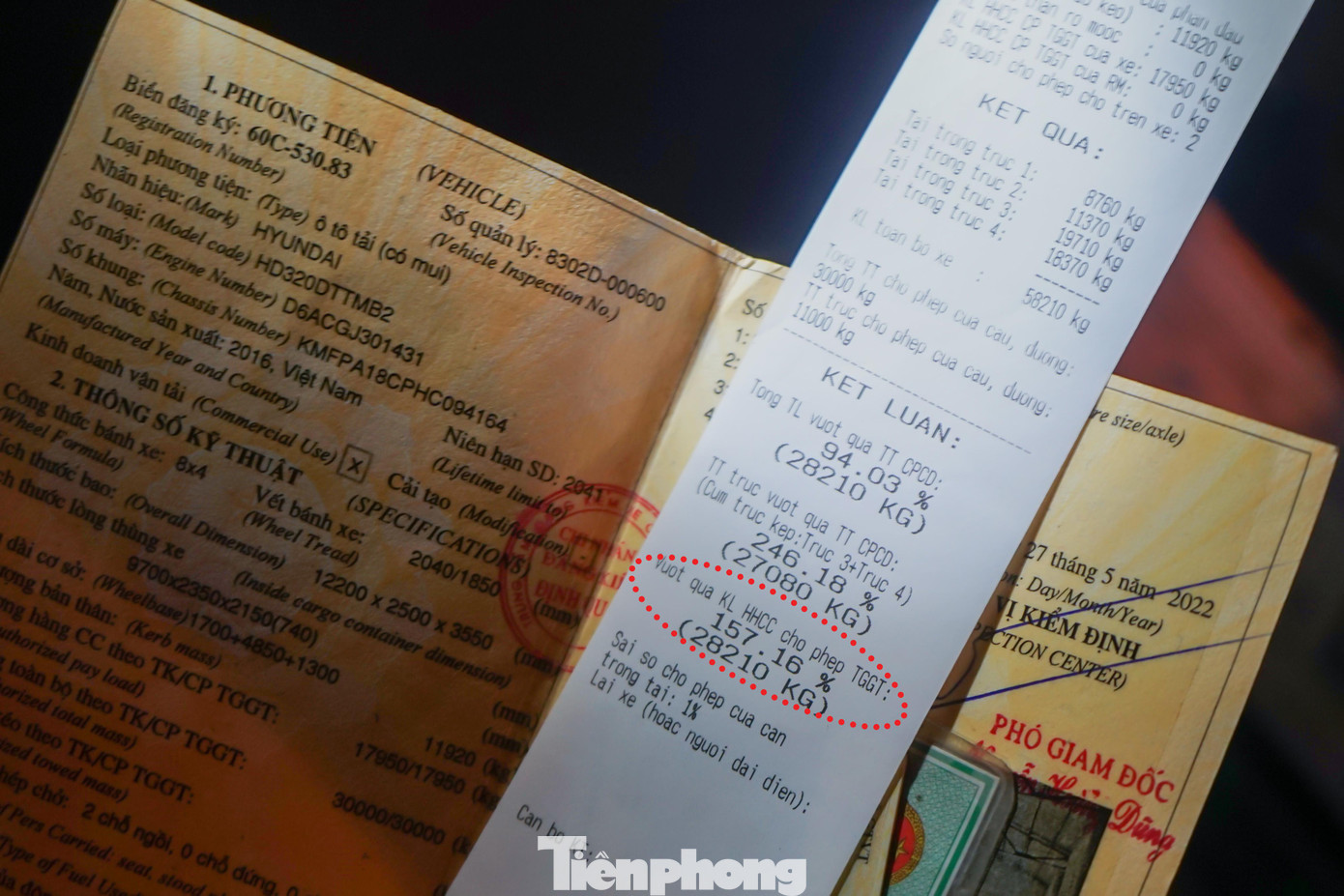 Một xe vi phạm tải trọng vượt quá 150% tỉ lệ cho phép tham gia giao thông Một xe vi phạm tải trọng vượt quá 150% tỉ lệ cho phép tham gia giao thông