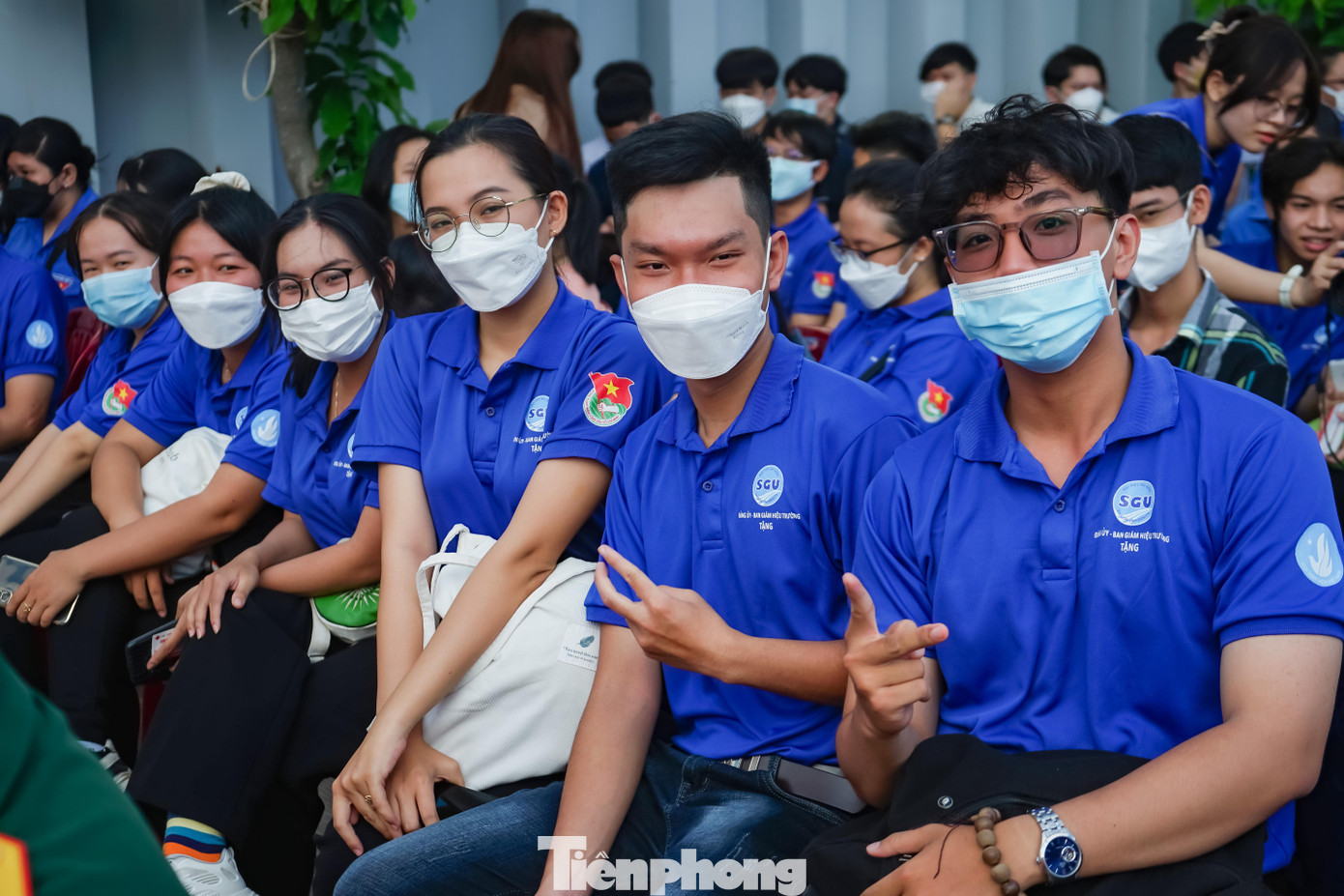 Ngoài các đoàn viên thanh niên, sinh viên của các trường đại học, chương trình còn có sự góp mặt của hơn 40 sinh viên đến từ nước CHDCND Lào và Campuchia đang du học tại TPHCM.