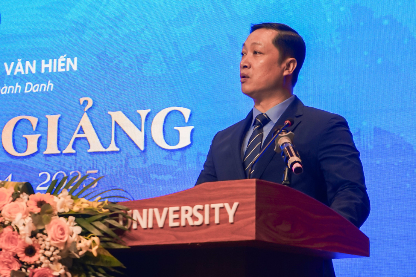 Phát biểu tại lễ khai giảng, ông Nguyễn Đức Cường - Chánh thanh tra Bộ GD- ĐT cho biết, ông đánh giá cao những thành tựu mà nhà trường đạt được trong suốt chặng đường 27 năm hình thành, qua đó góp phần đáng kể vào quá trình đào tạo nguồn nhân lực cho đất nước.