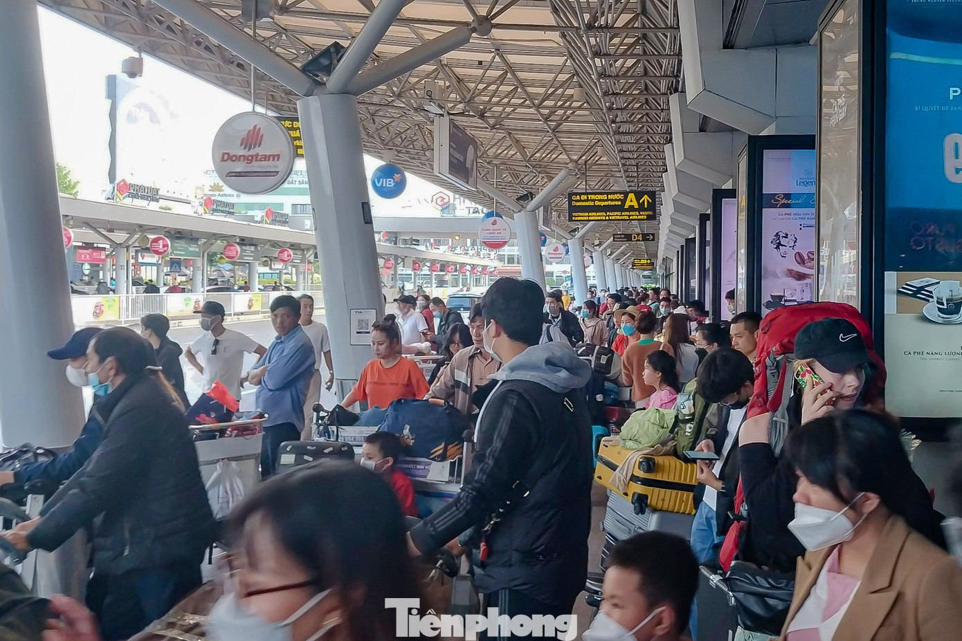 Đây cũng là ngày có số khách nội địa đến cao nhất trong cả dịp Tết Nguyên đán năm nay. Đây cũng là ngày có số khách nội địa đến cao nhất trong cả dịp Tết Nguyên đán năm nay.