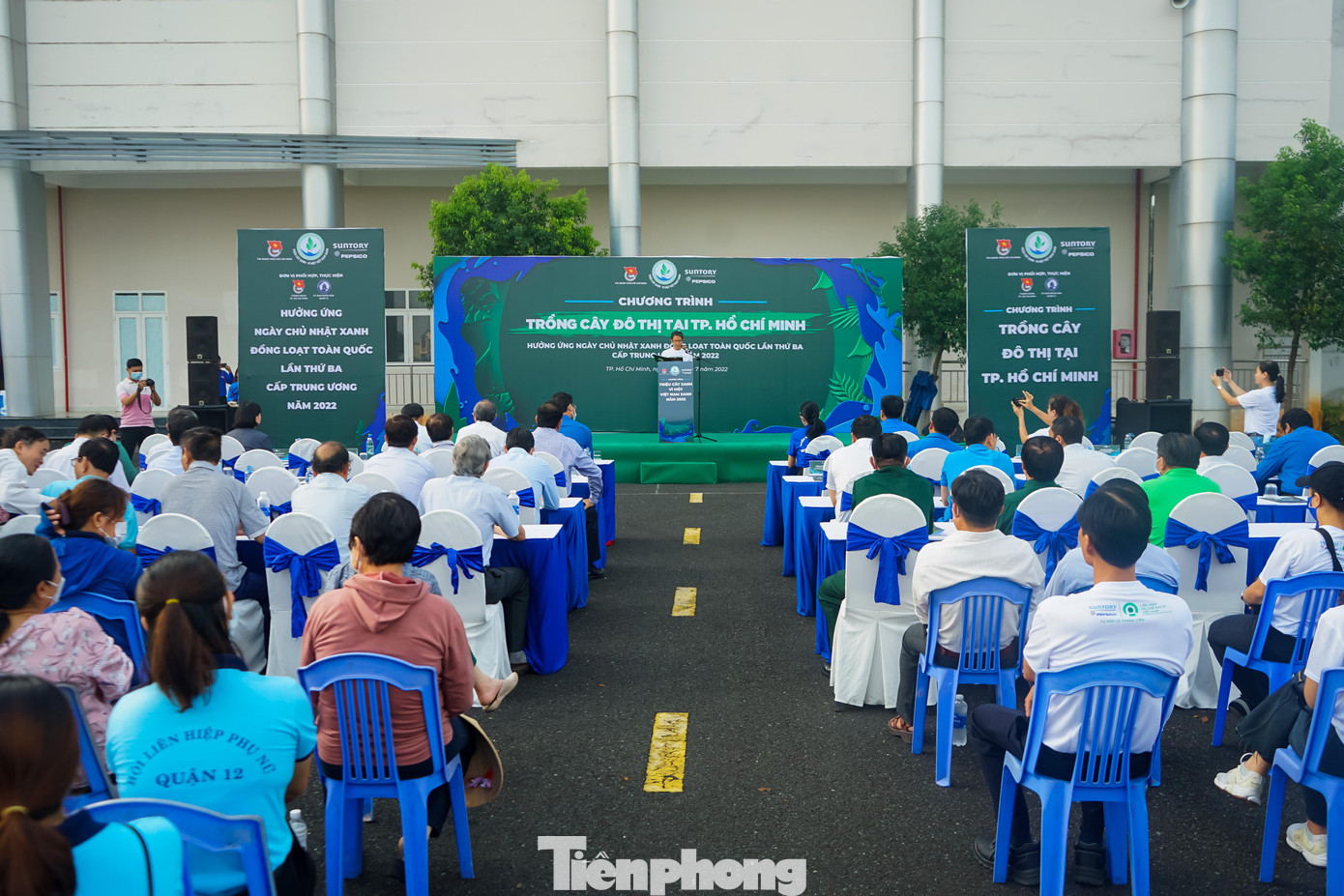 Sáng ngày 24/7 tại nhà thi đấu thể thao đa năng (phường Hiệp Thành, quận 12), Trung ương Đoàn TNCS Hồ Chí Minh phối hợp cùng với Công ty TNHH Nước giải khát Suntory PepsiCo tổ chức chương trình “Triệu cây xanh - Vì một Việt Nam xanh” năm 2022 thu hút đông đảo người dân và đoàn viên thanh niên tham gia hưởng ứng.