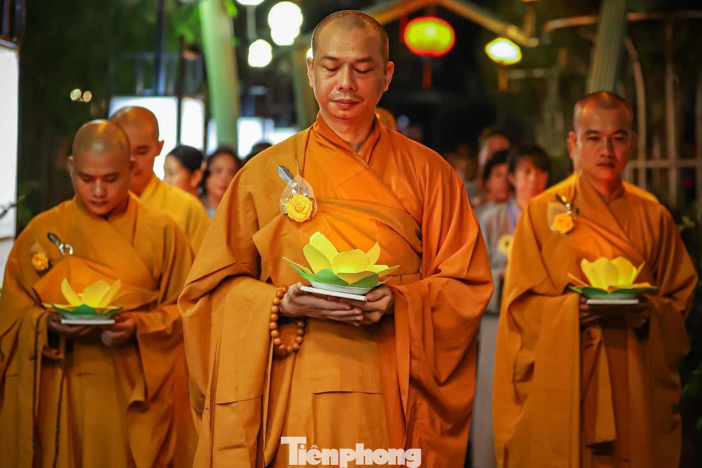 Sau hai năm bị ảnh hưởng bởi dịch COVID-19, các hoạt động của đại lễ Vu Lan năm nay diễn ra ấm áp và xúc động, là dịp để giáo dục thế hệ trẻ ghi nhớ nét đẹp văn hóa của dân tộc.