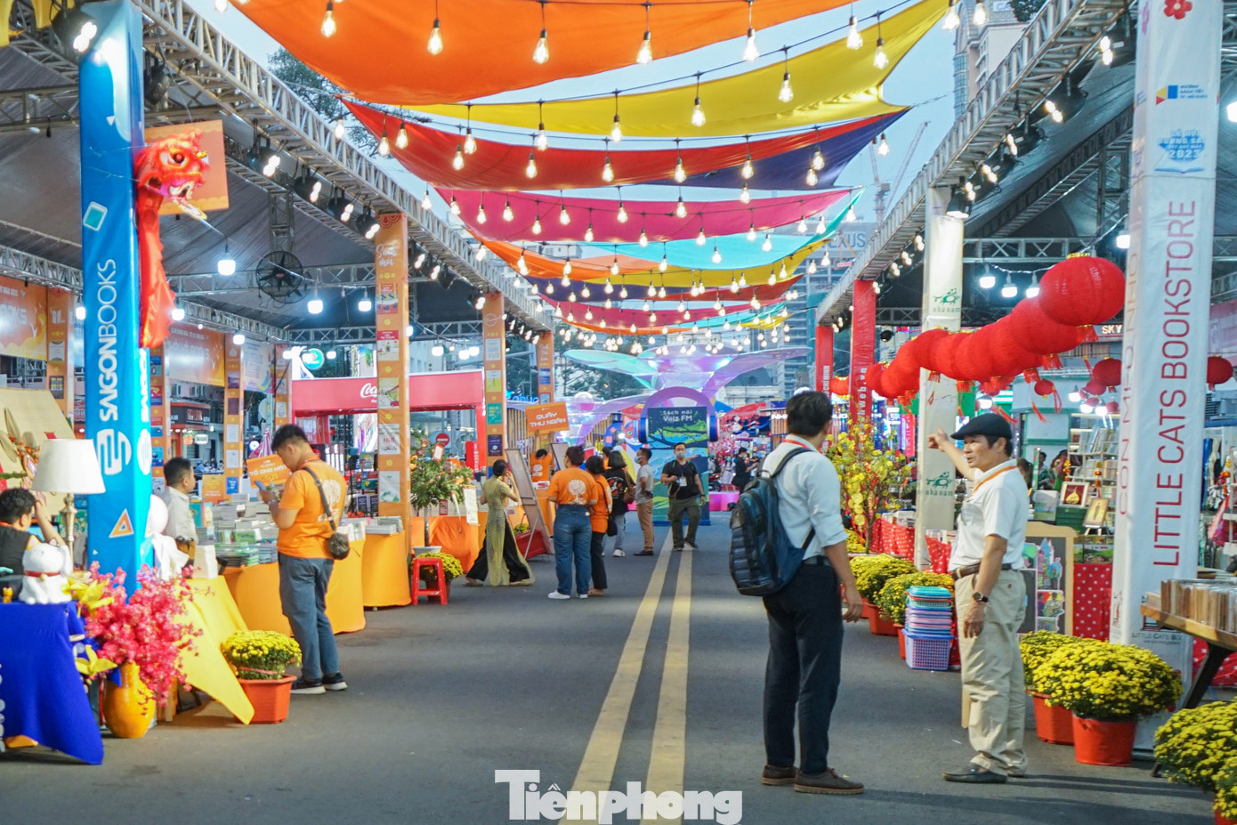 Lễ hội Đường sách Tết là hoạt động thường niên của TPHCM nhằm tạo không gian văn hóa, giải trí cho người dân thành phố đến du xuân, thưởng lãm trong dịp Tết cổ truyền của dân tộc.