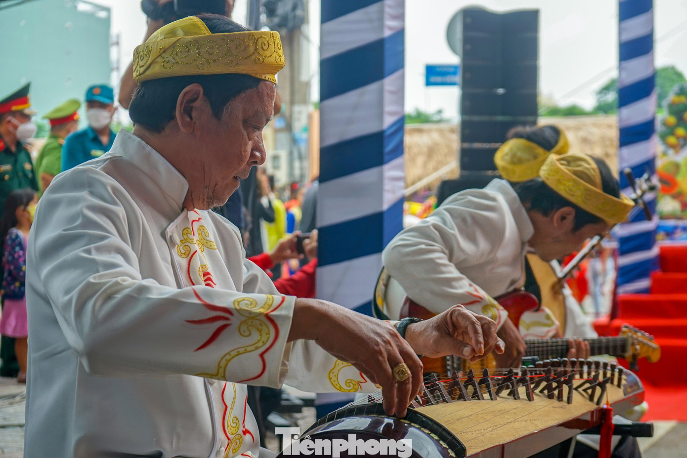 Sau buổi lễ khai mạc, nhiều hoạt động đặc sắc, mới lạ được diễn ra như múa lân sư rồng, trình diễn văn nghệ thu hút rất đông đảo người dân và khách du lịch đến tham quan.