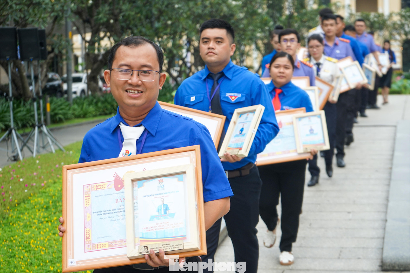 Giải thưởng “Cán bộ, công chức, viên chức trẻ, giỏi, thân thiện” được Ban Thường vụ Thành Đoàn TPHCM phát động từ năm 2011. Đây là giải thưởng nhằm tôn vinh những cán bộ Đoàn, đoàn viên, thanh niên là cán bộ, công chức, viên chức trẻ, tiêu biểu đã có nhiều mô hình giải pháp trong công tác chuyên môn và cải cách hành chính tại các đơn vị.