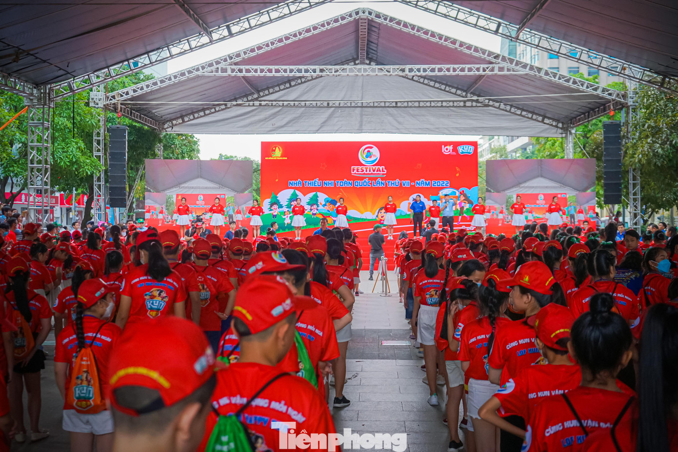 Sáng ngày 6/8 tại phố đi bộ Nguyễn Huệ đã diễn ra chương trình đồng diễn Flashmob xác lập kỷ lục Việt Nam và giải chạy bộ LOF KUN HAPPY RUN do Hội đồng Đội Trung ương phối hợp cùng Công ty Cổ phần Sữa Quốc tế (IDP) thương hiệu Lof Kun tổ chức