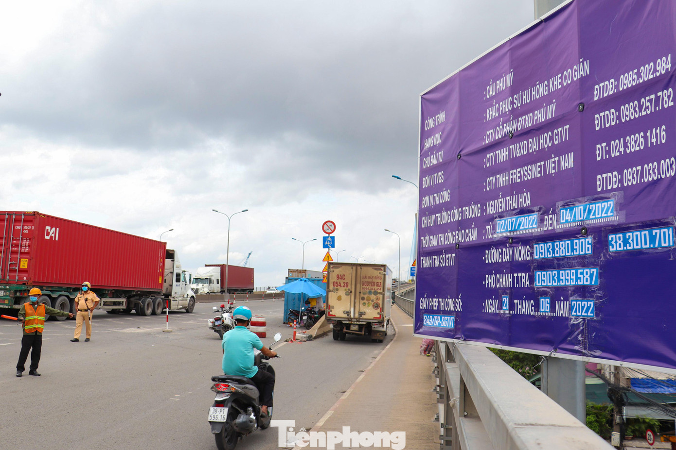 Theo Sở Giao thông vận tải TPHCM nhằm đảm bảo an toàn cho các phương tiện lưu thông qua cầu Phú Mỹ, trước đó đơn vị đầu tư đã đề xuất cấp giấy phép thi công khắc phục hư hỏng các khe co giãn tại trụ Pier 7 và trụ neo (phía quận 7) của cầu Phú Mỹ trong 3 tháng.
