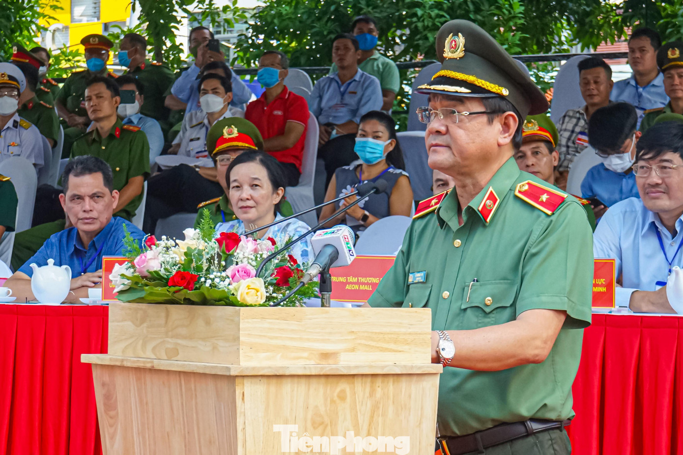 Thiếu tướng Lê Hồng Nam (Giám đốc Công an TPHCM) cho biết, cuộc diễn tập nhằm chủ động thực hiện nghiêm túc các phương châm của “4 tại chỗ” và nâng cao ý thức trong công tác phòng cháy chữa cháy của các đơn vị trong việc xử lý các tình huống cháy nổ lớn phức tạp cần huy động nhiều lực lượng, phương tiện tham gia phối hợp trong công tác chữa cháy và cứu nạn, cứu hộ trên địa bàn thành phố.