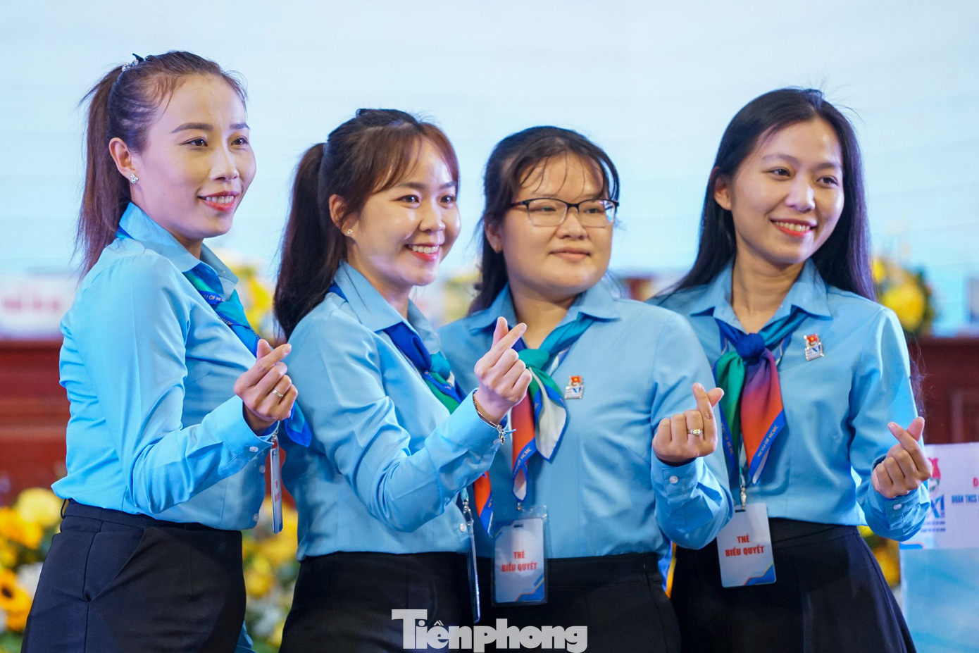 Dù tham gia nhiều hoạt động ngày đầu tiên tại Đại hội, thế nhưng những gương mặt tươi vui của các đại biểu nữ đã mang đến cho Đại hội không khí đầy hứng khởi.