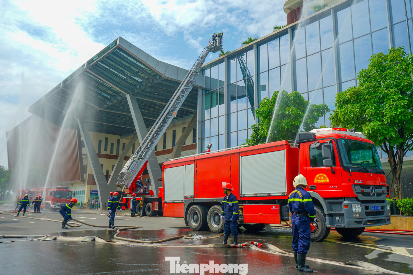 Buổi diễn tập có khoảng 1.181 người cùng với 101 phương tiện được huy động tham gia đến từ các đơn vị như: Bộ Tư Lệnh thành phố , Hội chữ thập đỏ thành phố, Trung tâm cấp cứu 115, Đội Cảnh sát PCCC&amp;CNCH - Công an, các Đội Cảnh sát PCCC&amp;CNCH thuộc phòng PC07 - Công an TPHCM,..