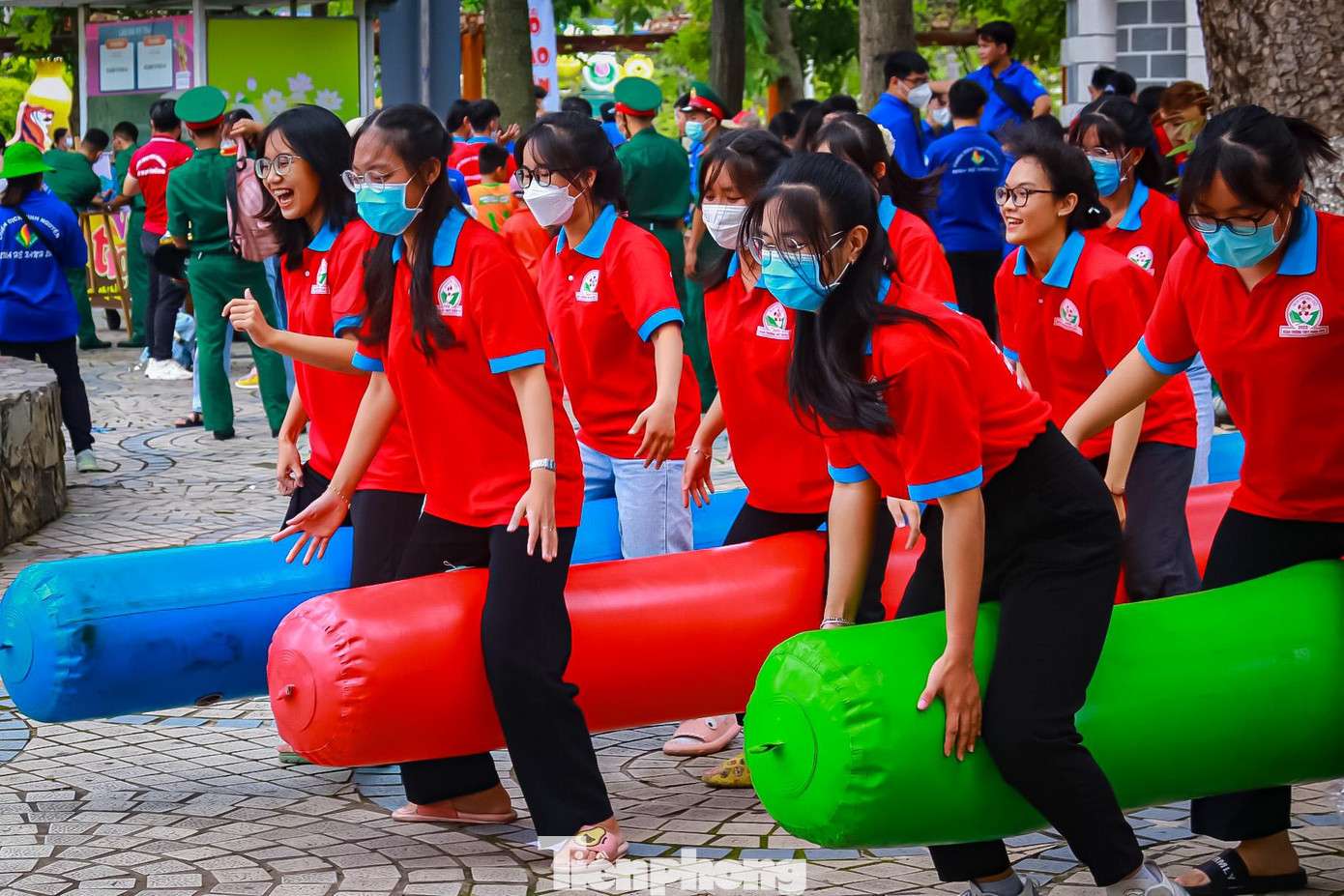 Ngoài ra, Thành Đoàn TPHCM còn phối hợp với Công viên văn hóa Đầm Sen tổ chức “Ngày hội của những người tình nguyện” lần thứ 15 - năm 2022 vào buổi sáng cùng ngày với nhiều hoạt động hấp dẫn.