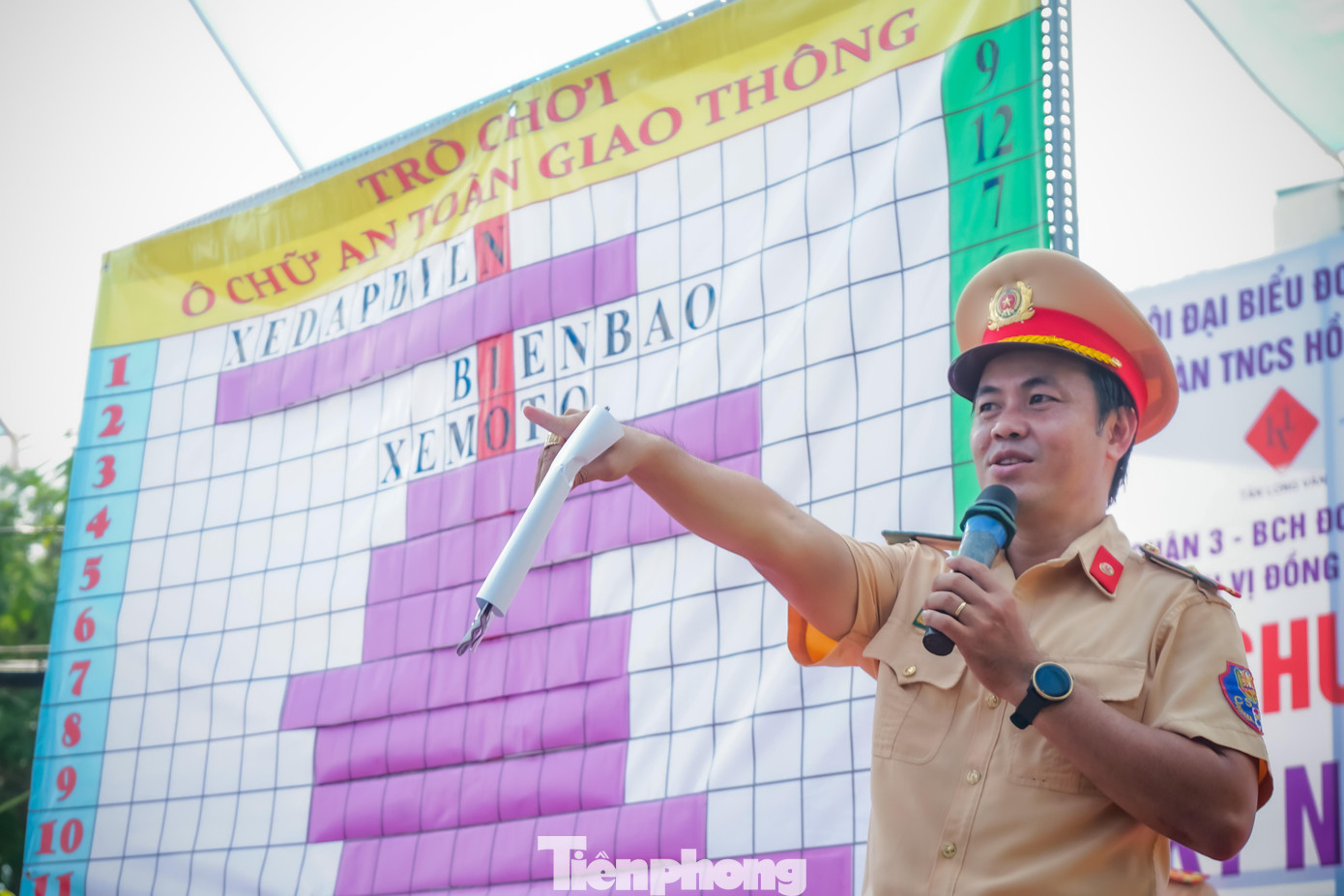 Trong những năm vừa qua tại TPHCM tình hình tai nạn giao thông ngày càng tăng cao, thông qua trò chơi “ô chữ giao thông” do Phòng CSGT đường bộ - đường sắt (PC08) trong chương trình, nhiều bạn trẻ đã cam kết và rút ra cho mình những bài học để tham gia giao thông một cách an toàn.