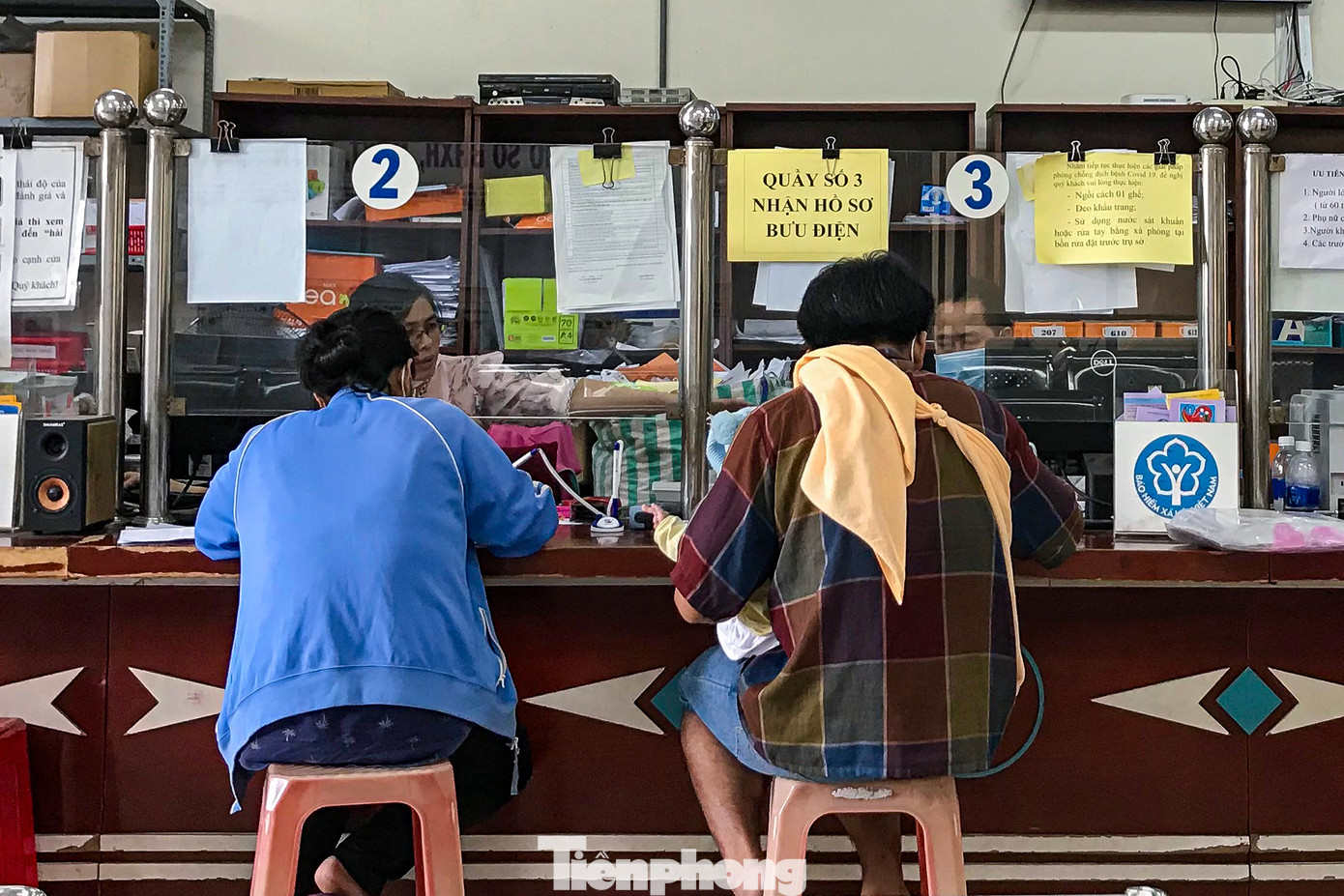 Theo quy định, sau một năm nghỉ việc, người lao động không tìm được việc làm mới, không phát sinh đóng BHXH sẽ đủ điều kiện làm thủ tục nhận trợ cấp một lần. Người lao động sẽ nhận tiền qua tài khoản sau 7 ngày hoàn thành hồ sơ.