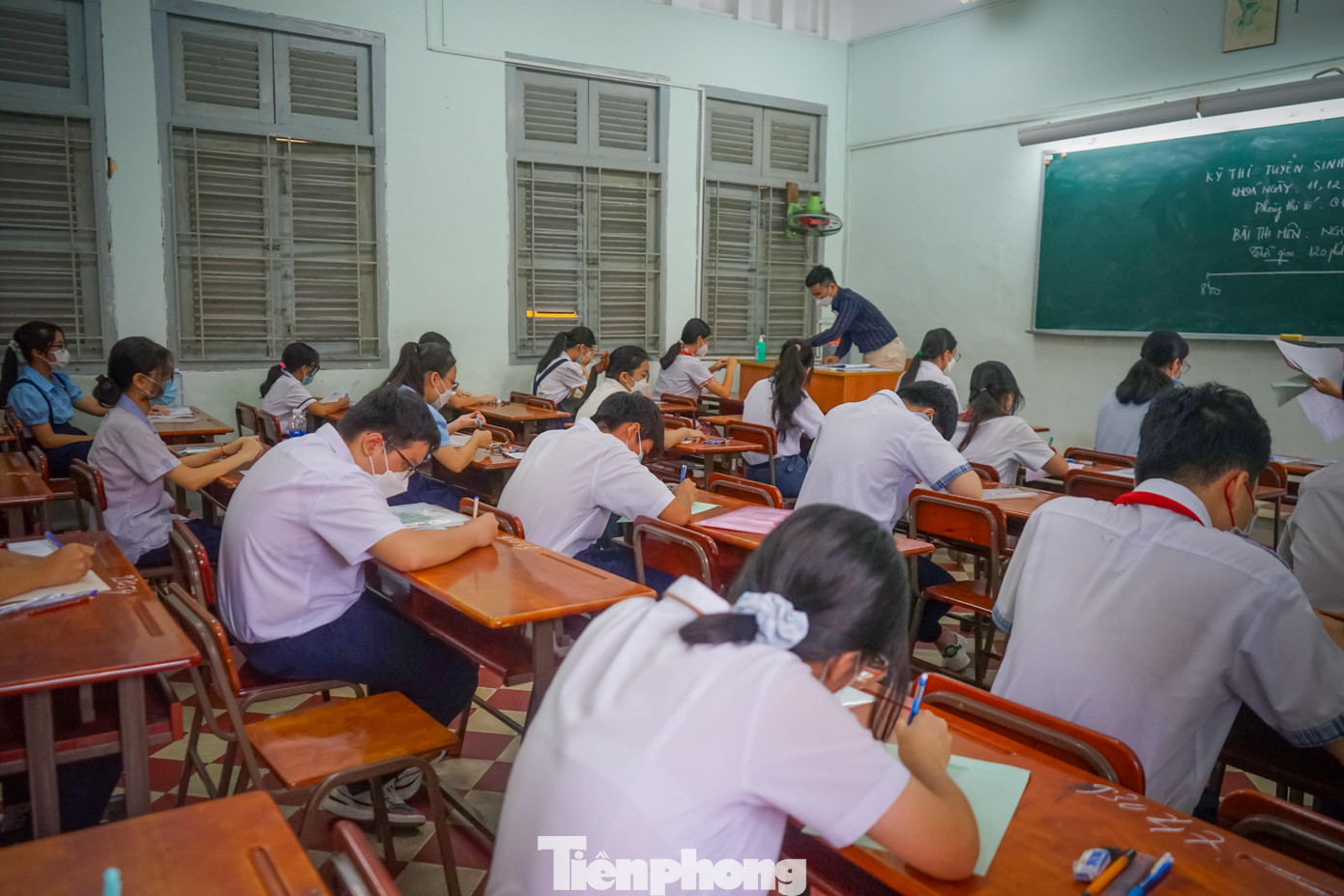 Thí sinh chuẩn bi làm bài thi môn Ngữ Văn trong sáng nay Thí sinh chuẩn bi làm bài thi môn Ngữ Văn trong sáng nay