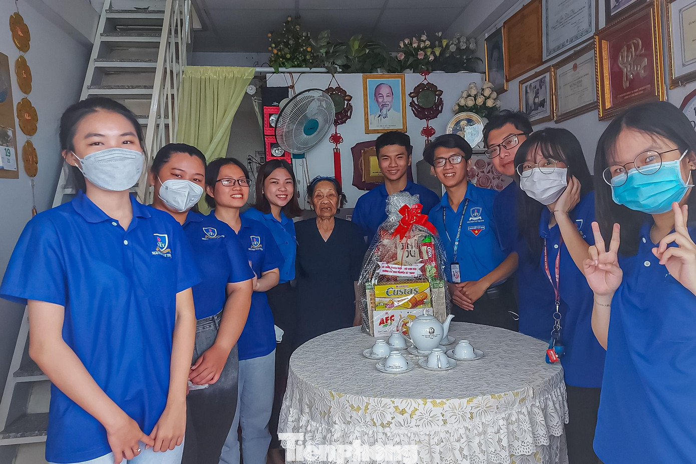 Các chiến dịch tình nguyện hè năm nay để lại nhiều dấu ấn với tuổi trẻ cả nước. Màu "áo xanh” đã có mặt trên hầu hết mọi mặt trận bằng nhiều việc làm, hoạt động thiết thực, góp phần hỗ trợ người dân tại nhiều địa phương nghèo, chăm lo cho các mẹ Việt Nam anh hùng,...