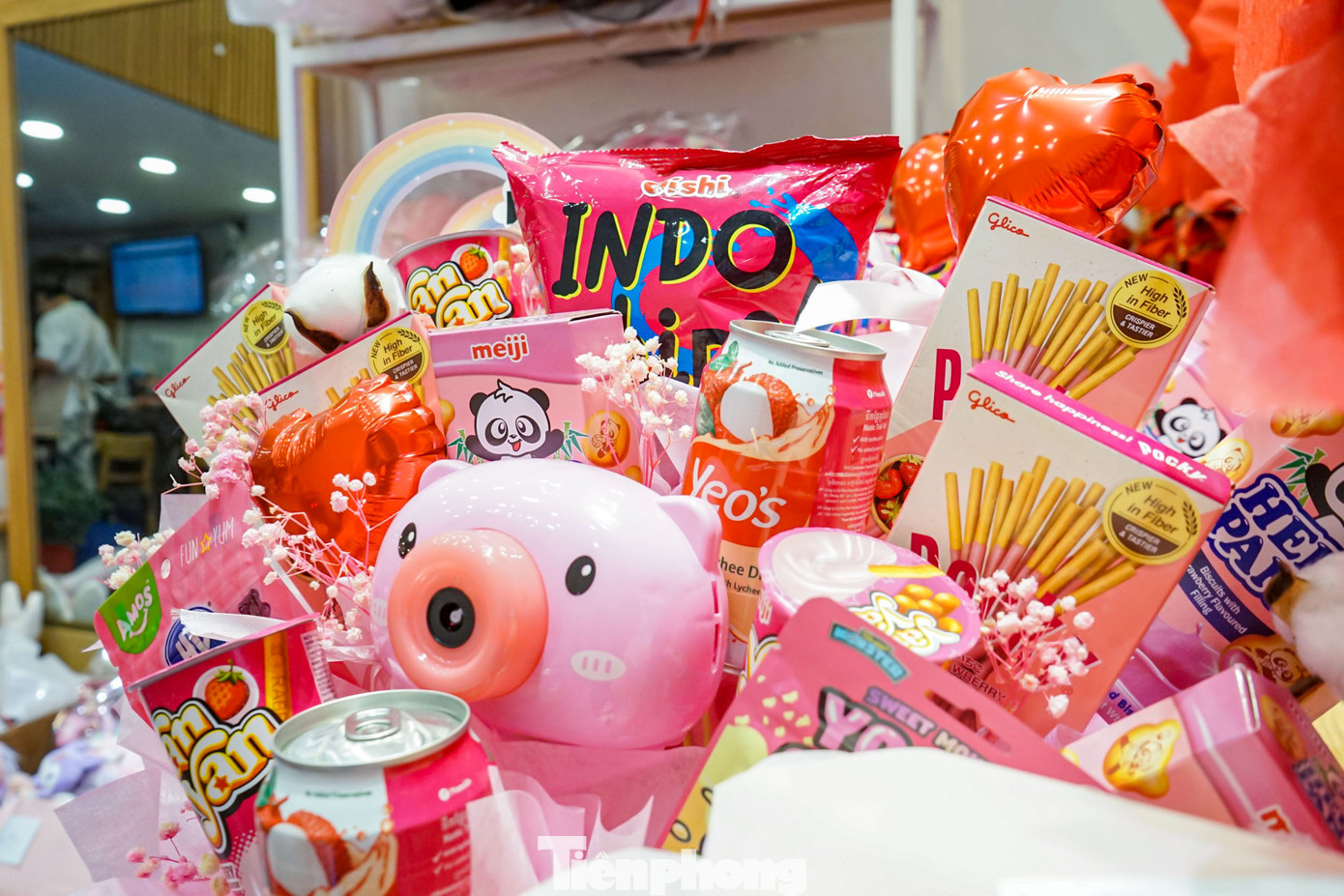 'Hoa dát vàng', hoa sô cô la độc, lạ dịp lễ tình nhân ở TPHCM ảnh 5 'Hoa dát vàng', hoa sô cô la độc, lạ dịp lễ tình nhân ở TPHCM ảnh 5